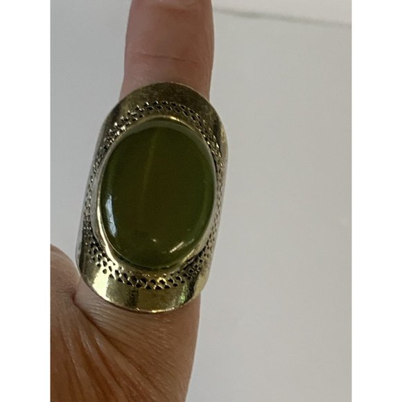 Vintage Green Chalcedony statement Ring - Picture 7 of 14